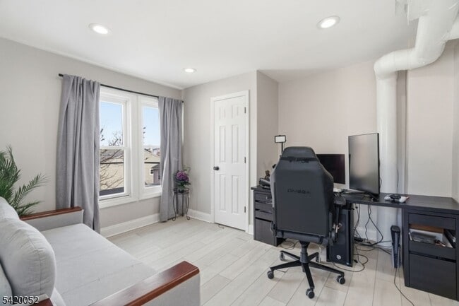 Building Photo - 87 Madison Ave