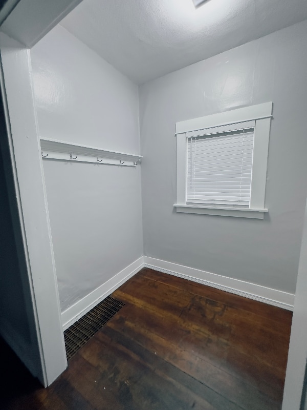 Building Photo - 506 E 17th St