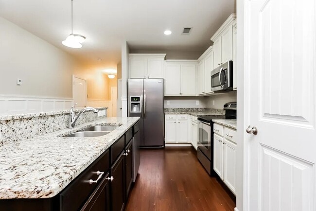 Building Photo - 4331 Silver Oaks Dr