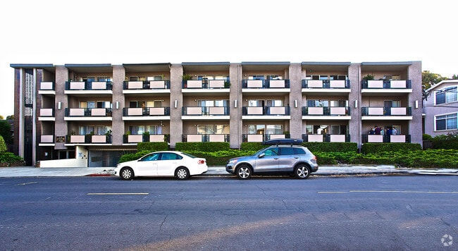 Building Photo - Elm Terrace