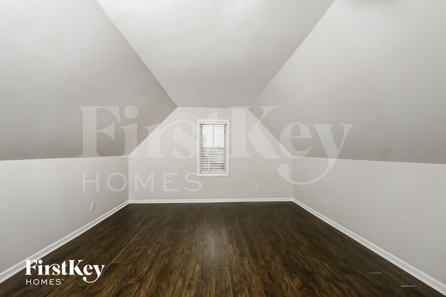 Building Photo - 3104 Rosewalk Dr