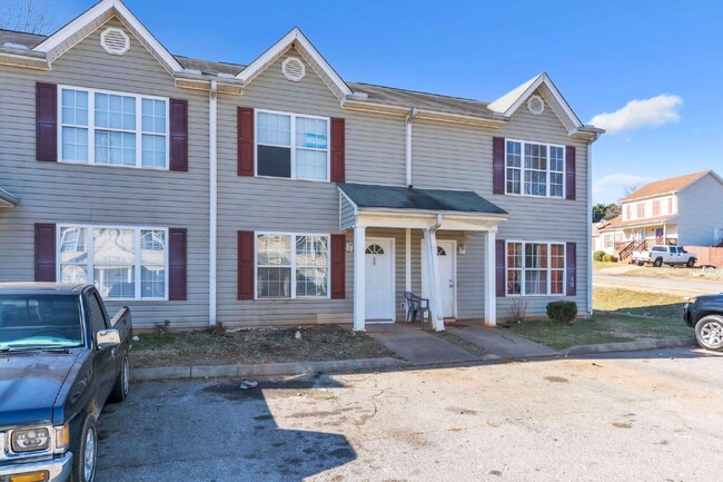 Building Photo - 2 Bedroom, 1.5 Bathroom Townhome – Granite Counters & Open Floor Plan $1400/mo rent
