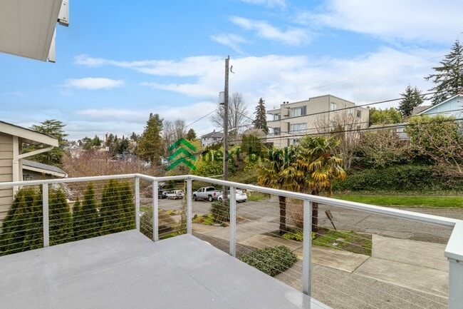 Building Photo - 3 BED & 3 BATH SINGLE FAMILY HOUSE FOR RENT