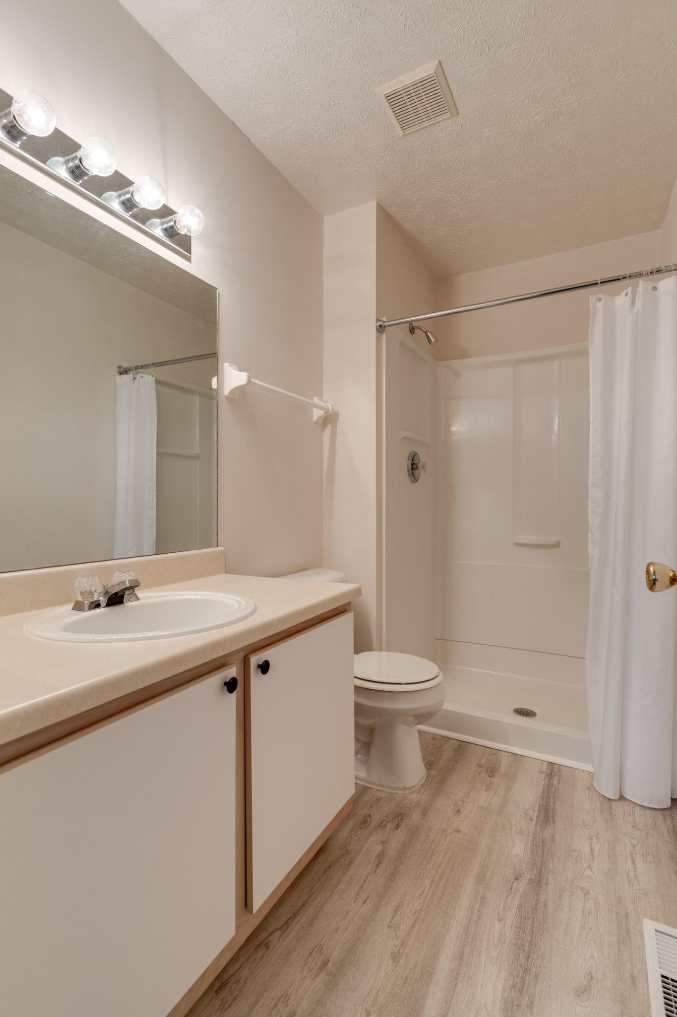 Building Photo - 104 Waterview Dr