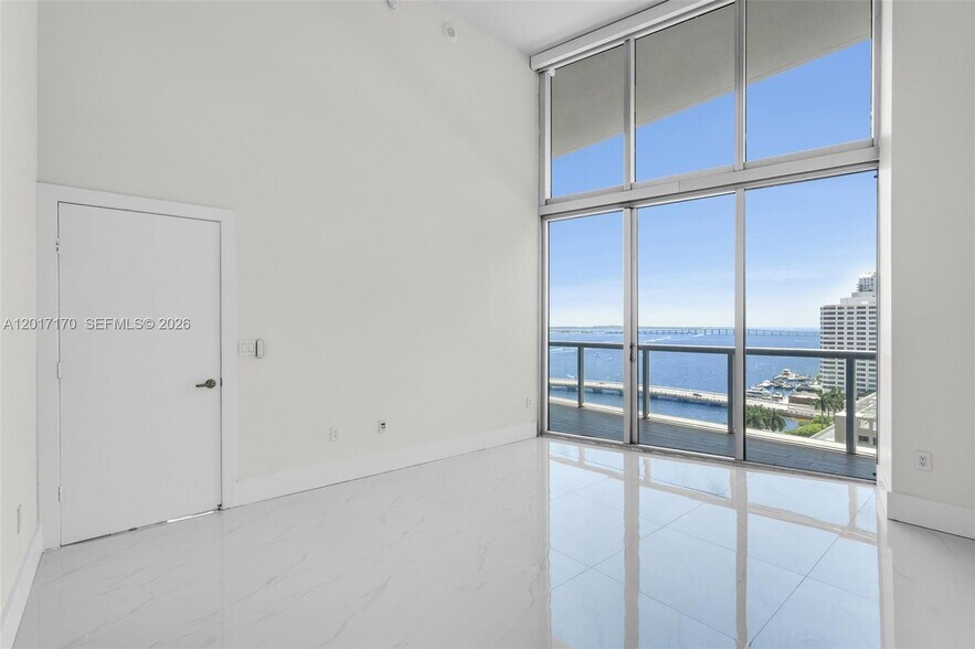 Building Photo - 495 Brickell Ave