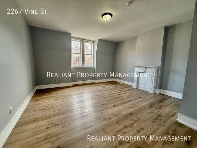 Building Photo - 2267 Vine St