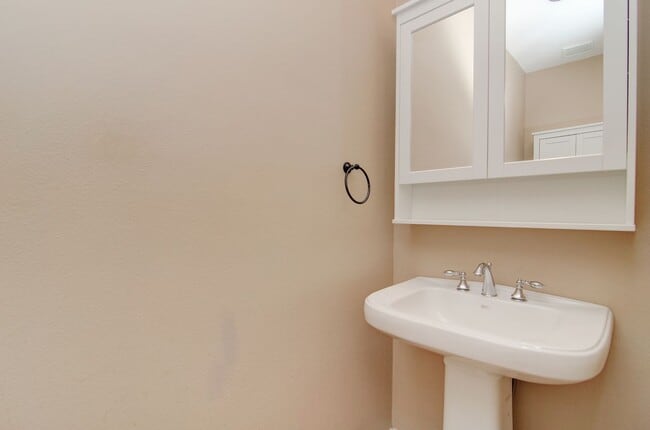 Building Photo - Stunning Upgraded Home in Irvine’s Premier Woodbury Community
