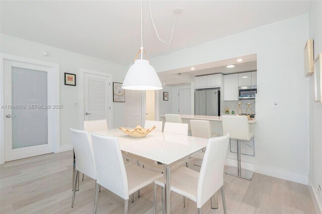 Building Photo - 2301 Collins Ave