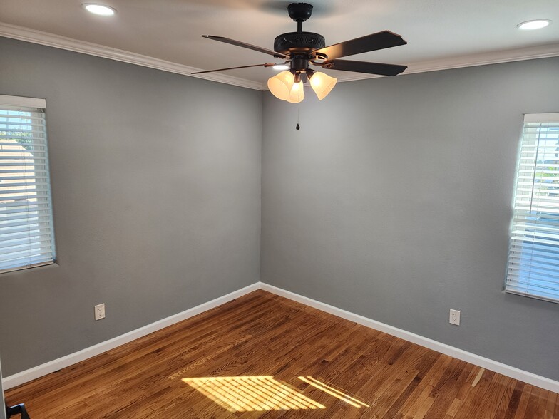 Building Photo - 3549 Highland Ave