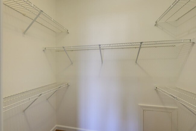 Building Photo - Luxury Living in the Villages of Urbana