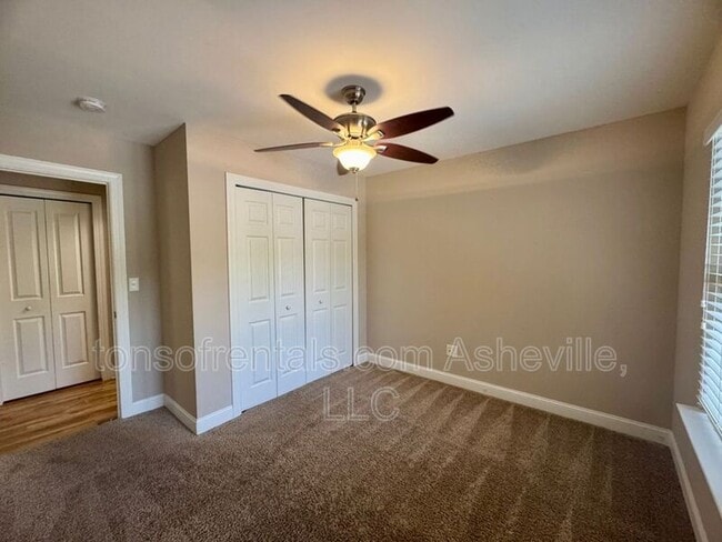 Building Photo - 252 Wash Creek Dr