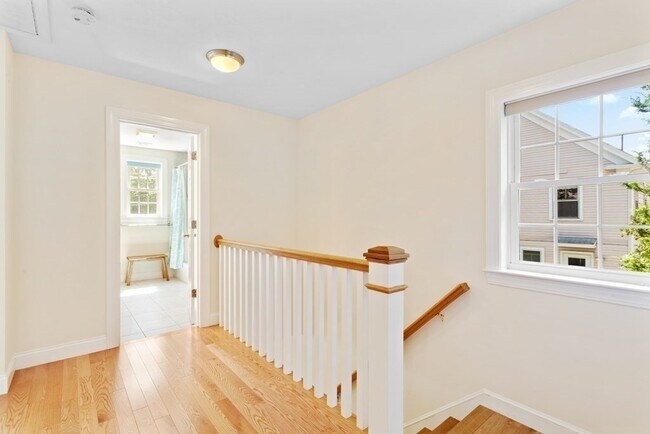 Building Photo - 89 Ossipee Rd