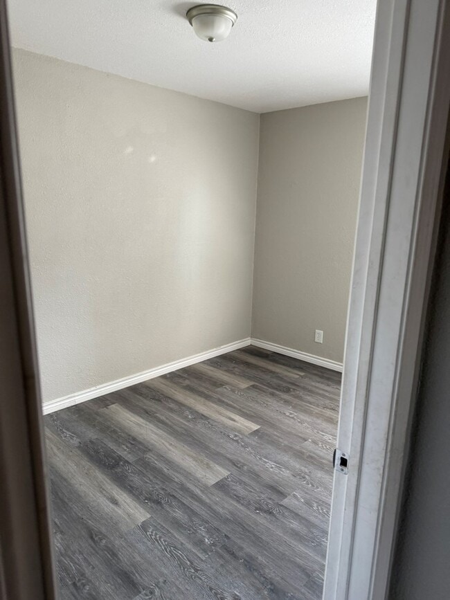 Building Photo - 319 E 29th St