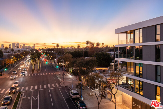 Building Photo - 9001 Santa Monica Blvd