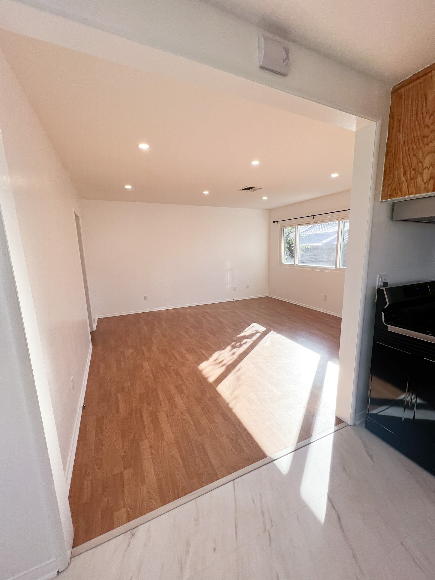 Building Photo - 10447 Cantara St