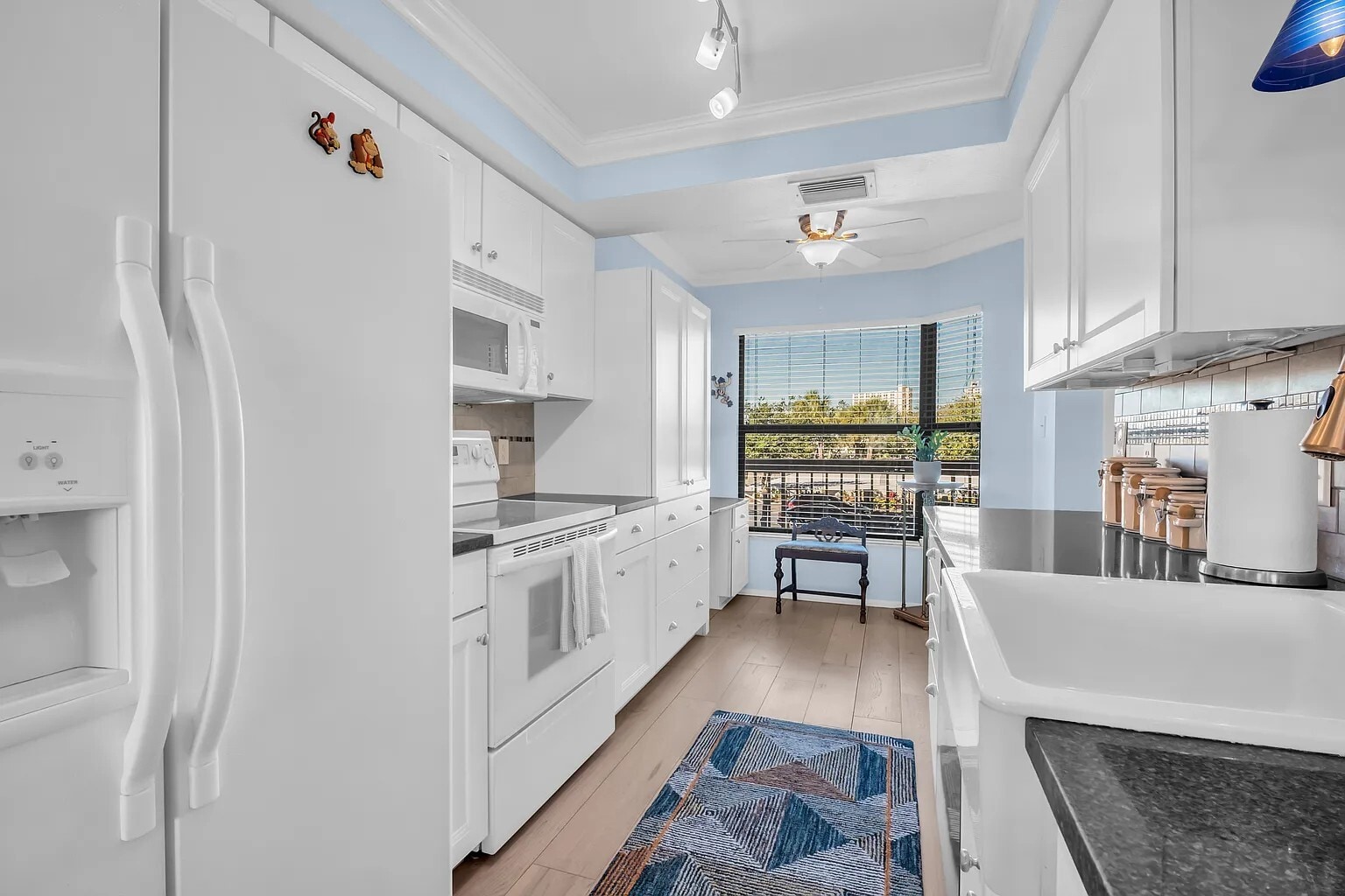 Kitchen - 1332 Pasadena Ave S