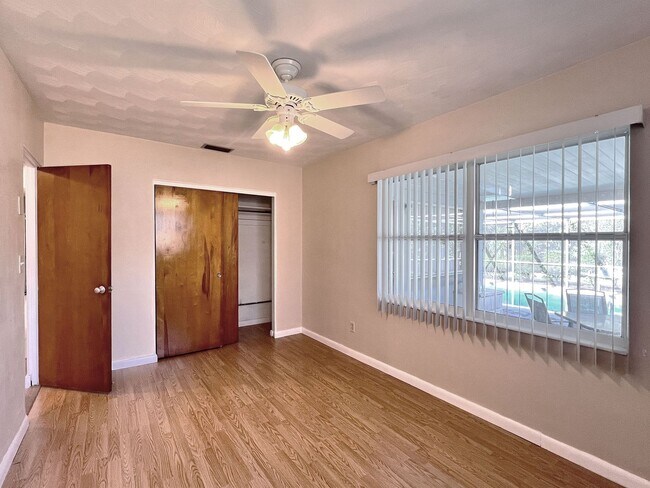 Building Photo - Two-Bedroom Pool Home in Winter Haven Clos...