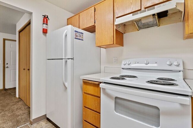 Building Photo - Now Leasing at Jonathan’s Place – Modern C...