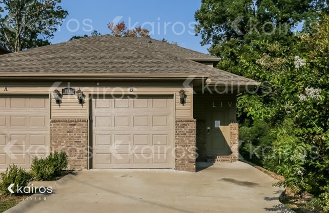 Building Photo - 1914 Perry St