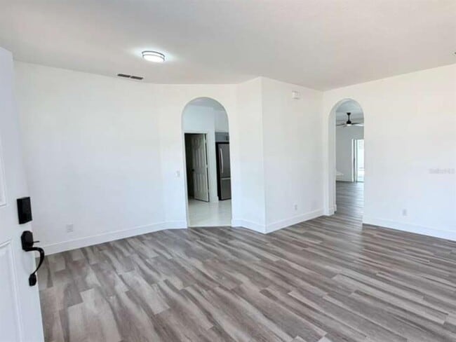 Building Photo - 906 Berwick Dr