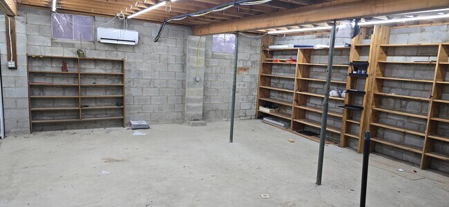 Building Photo - 9112 E Prospect Rd