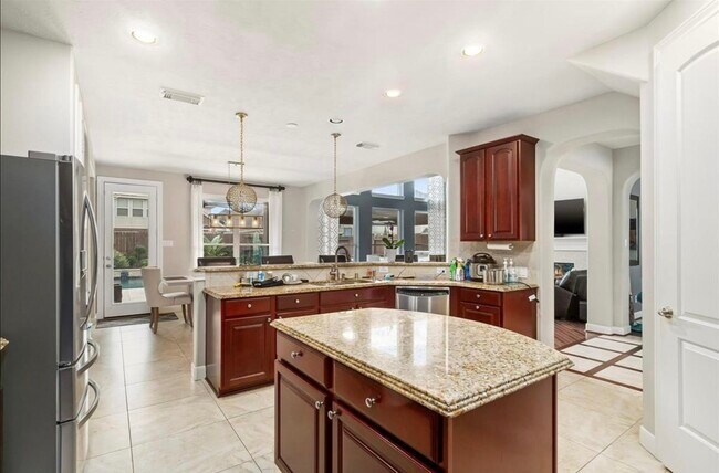 Building Photo - 2211 Mad River Ln