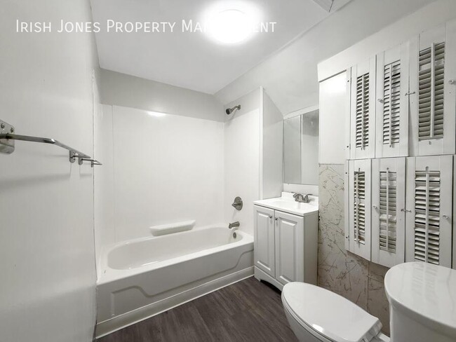 Building Photo - 270 Locust St