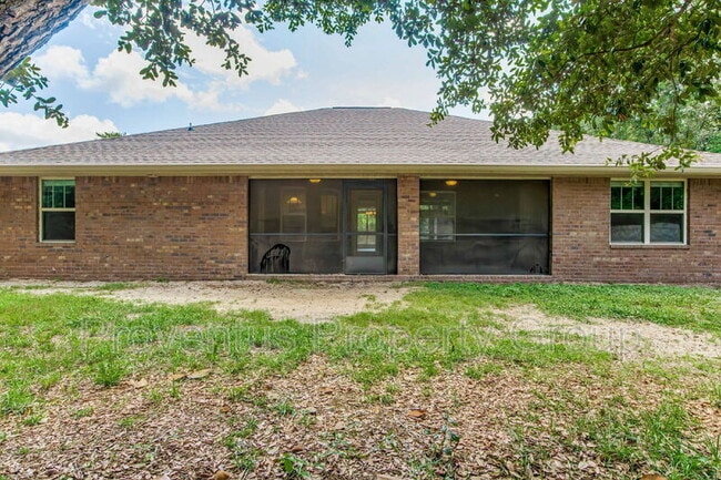 Building Photo - 3111 Hickory St