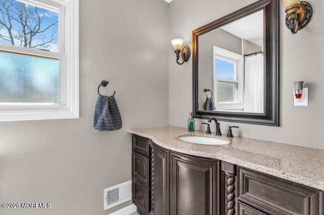 Building Photo - 11 Benet Dr