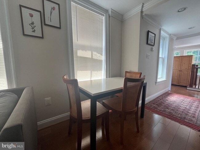 Building Photo - 109 S Columbus St