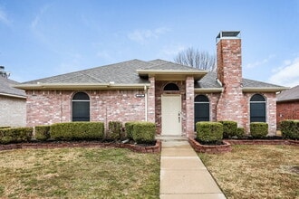 Building Photo - 2508 Helen Ln