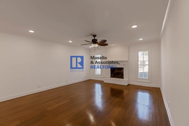 Building Photo - 2 Bed/2 Bath Townhouse in Brandon