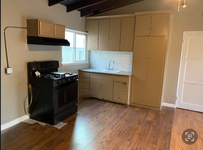 Building Photo - 5730 Willowcrest Ave