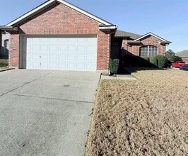 Building Photo - 6700 Periwinkle Dr