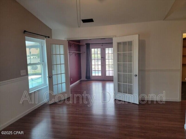 Building Photo - 247 Boca Shores Dr