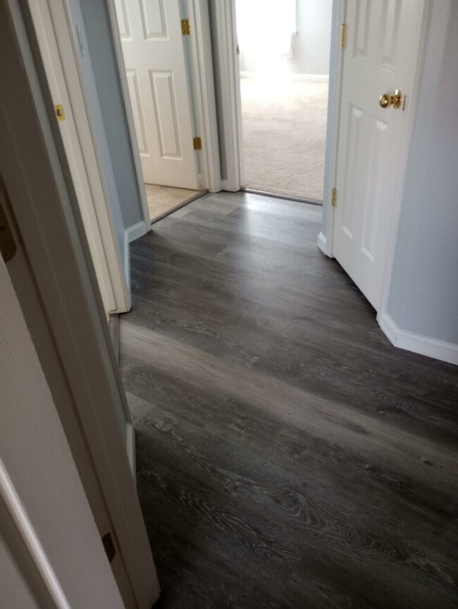 Building Photo - 111 Brassie Ct