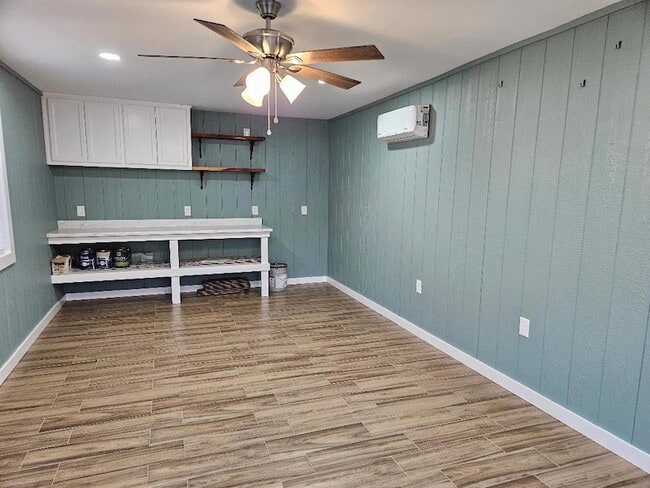 Building Photo - 110 Lexington Rd