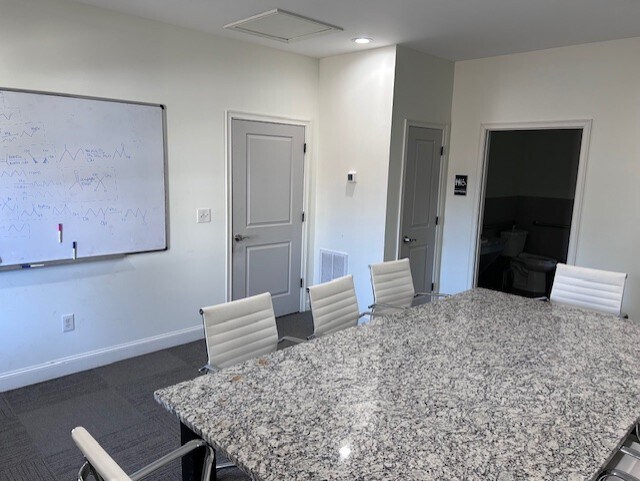 Building Photo - 200 Taylor Cottage Cv