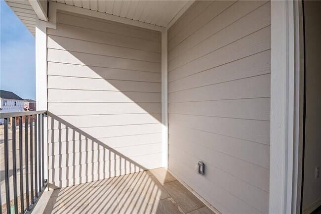 Building Photo - 825 S Rupple Rd