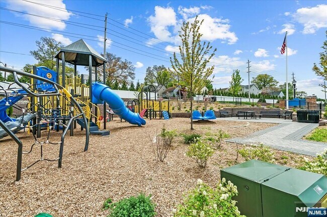 Building Photo - 1 Kennedy Ln