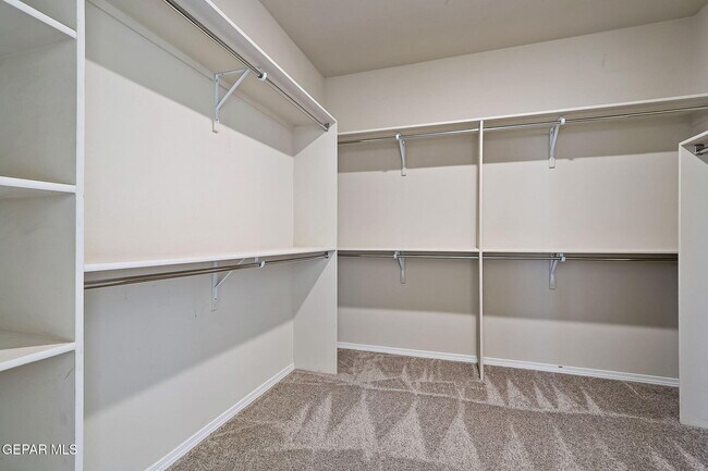 Building Photo - 3921 Desert Dunes Dr