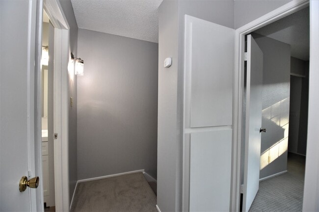 Building Photo - 8744 Woodman Way