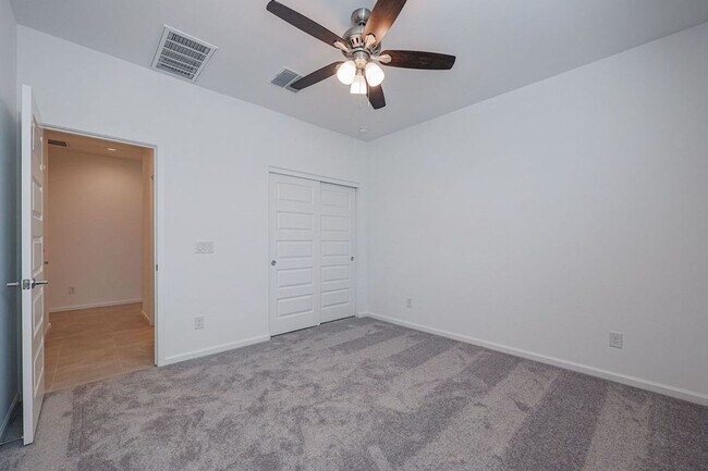 Building Photo - Alamar Living, 4 Bed, 3 Bath Rental!