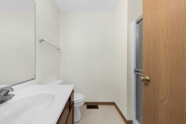 Building Photo - 959 Ellsworth Dr