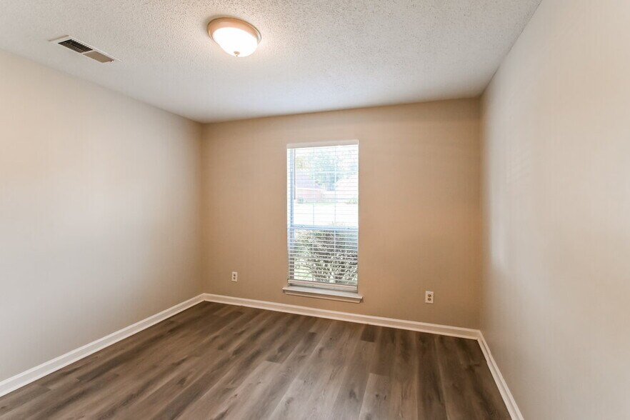 Building Photo - 6456 Birch Mill Cove