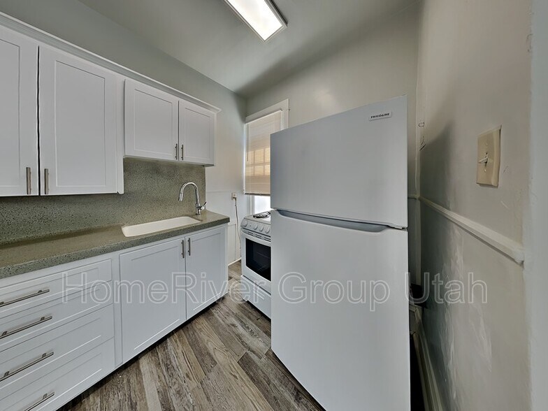 Building Photo - 1277 E 100 S