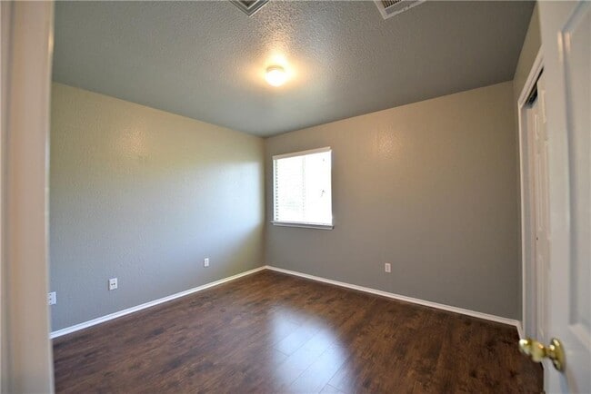 Building Photo - 2813 Greenlee Dr