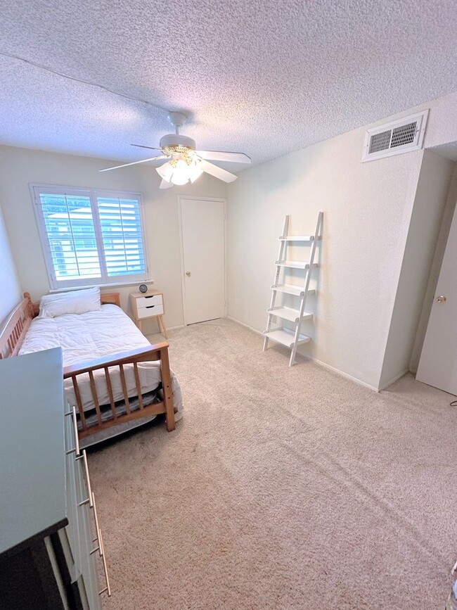 Building Photo - Charming 2BR Townhome in NW Houston