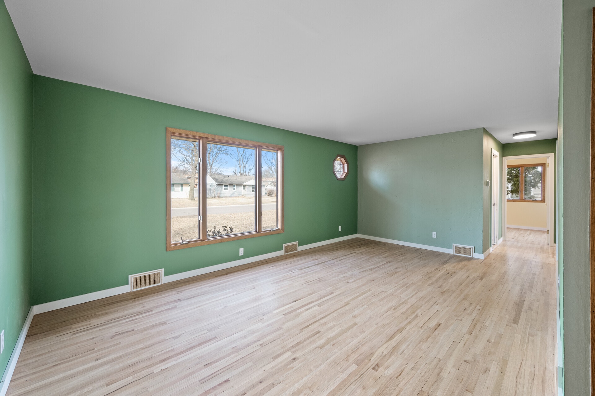 Building Photo - 5616 Nevada Ave N