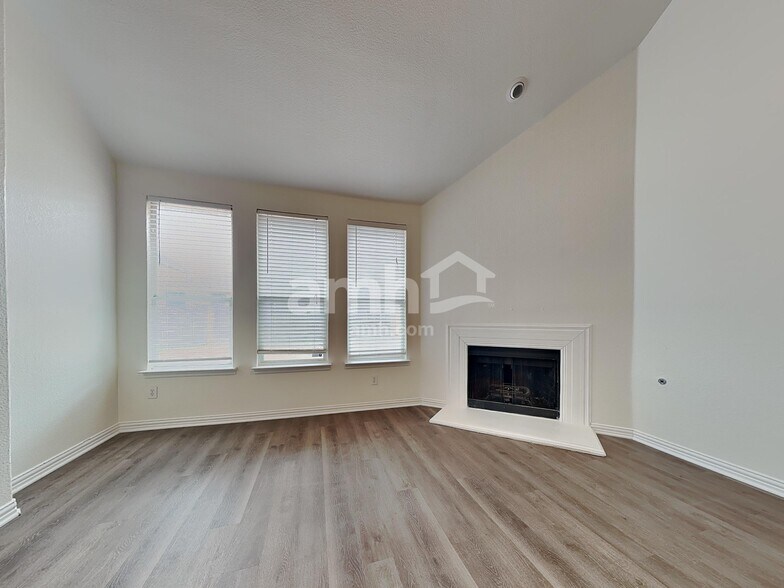 Building Photo - 8613 Corral Cir